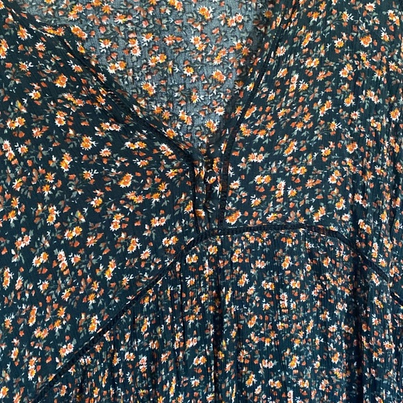 Black floral pattern dress - Picture 3 of 4